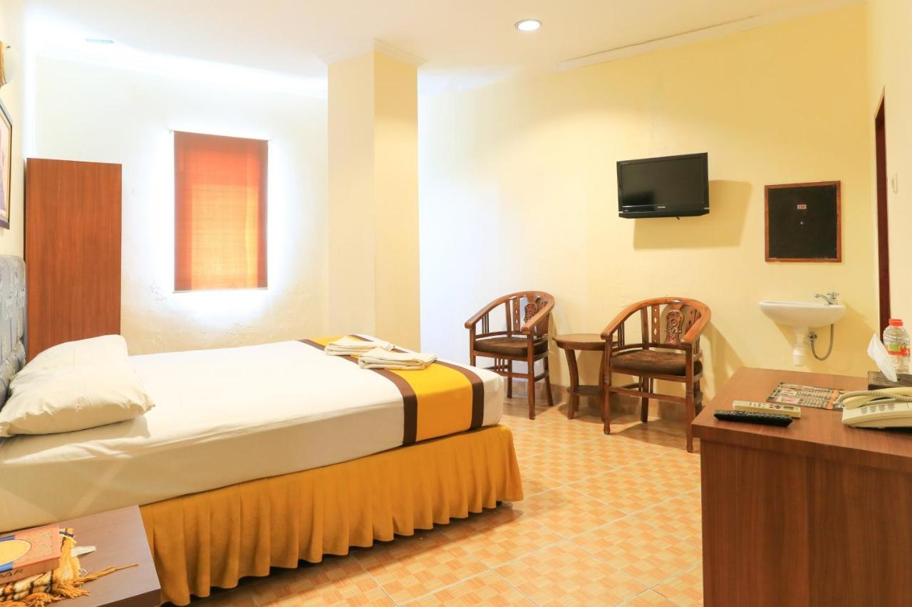 Al-Badar Hotel Syariah Макасар Екстериор снимка
