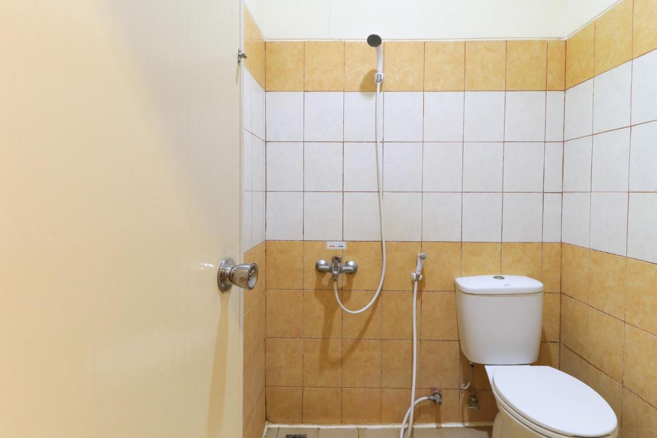 Al-Badar Hotel Syariah Макасар Екстериор снимка