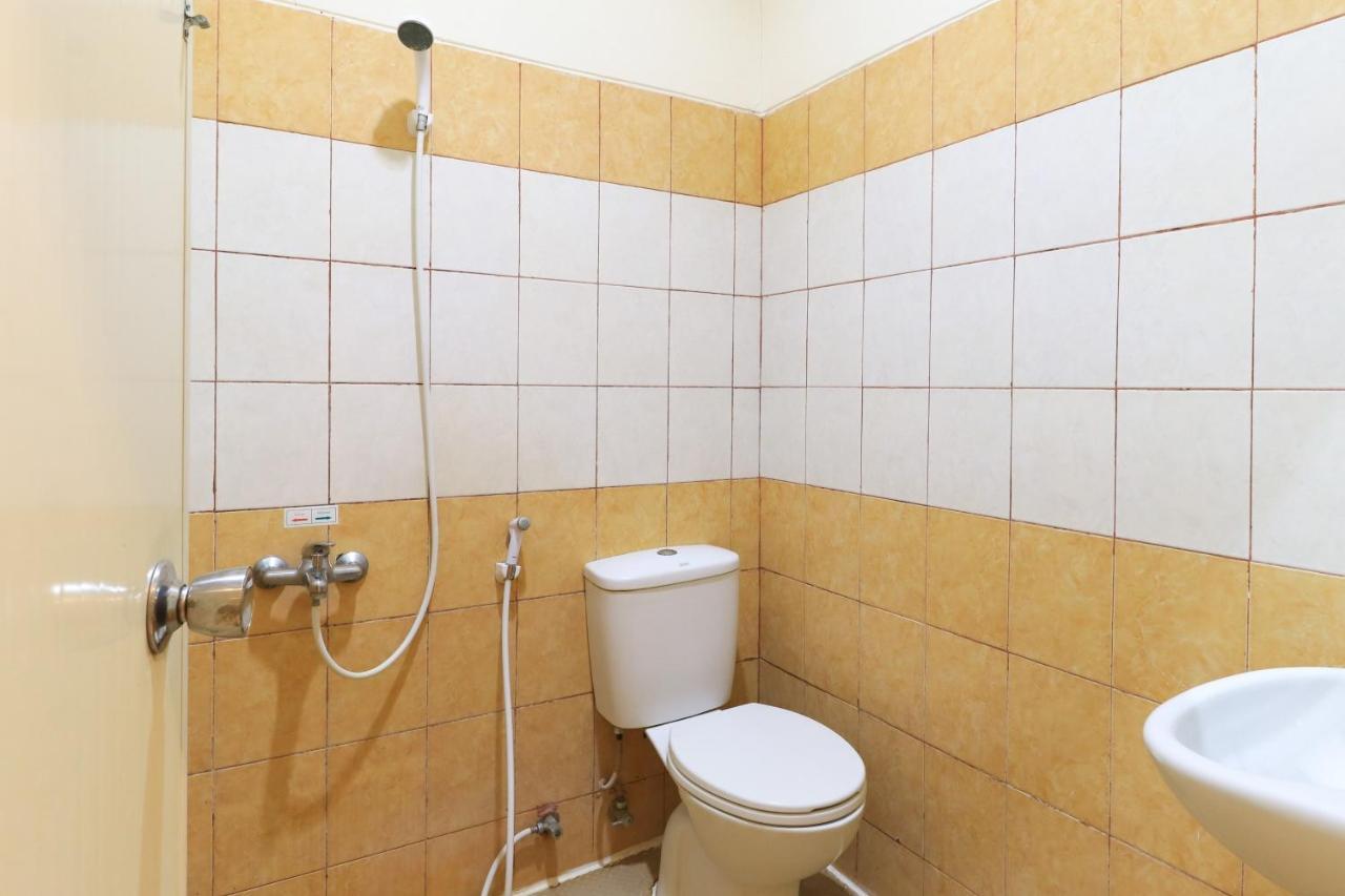 Al-Badar Hotel Syariah Макасар Екстериор снимка