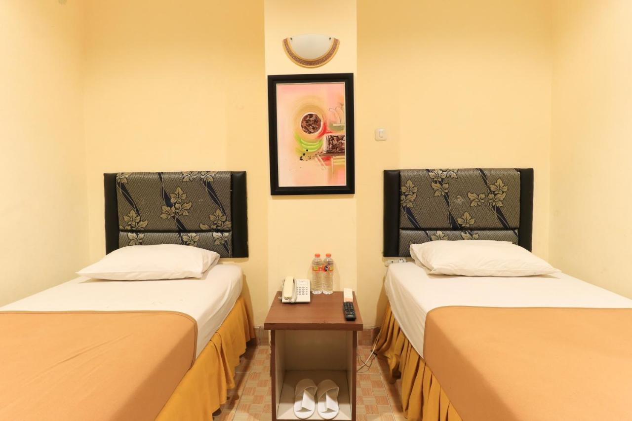 Al-Badar Hotel Syariah Макасар Екстериор снимка
