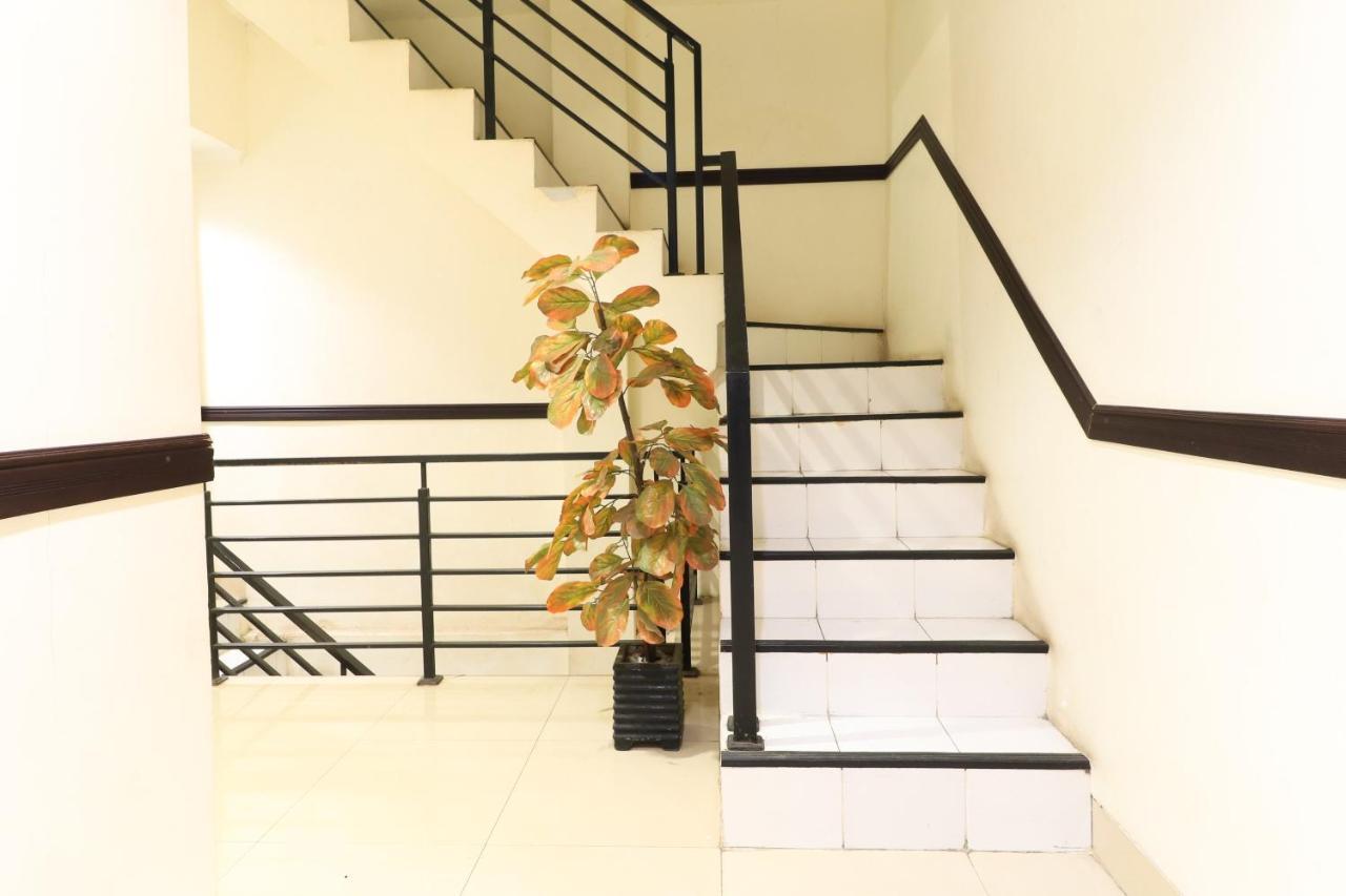 Al-Badar Hotel Syariah Макасар Екстериор снимка