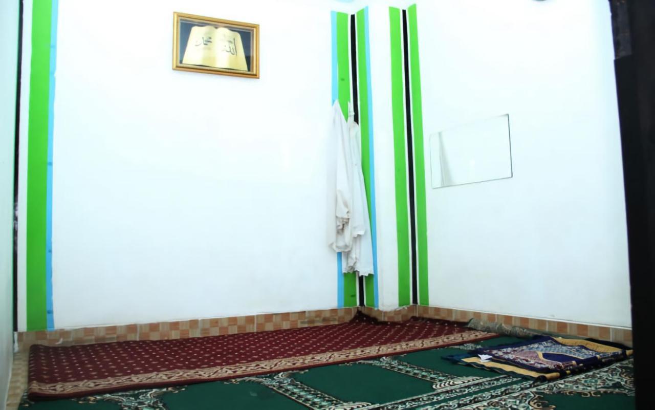 Al-Badar Hotel Syariah Макасар Екстериор снимка