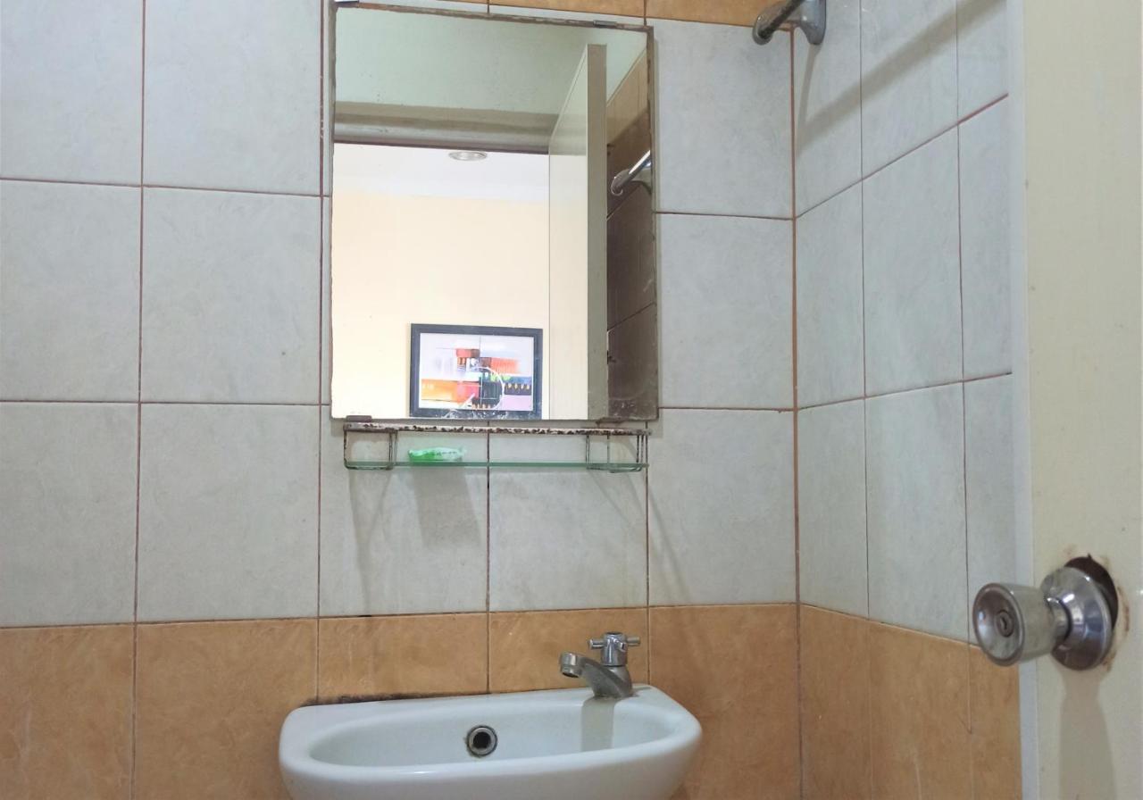 Al-Badar Hotel Syariah Макасар Екстериор снимка