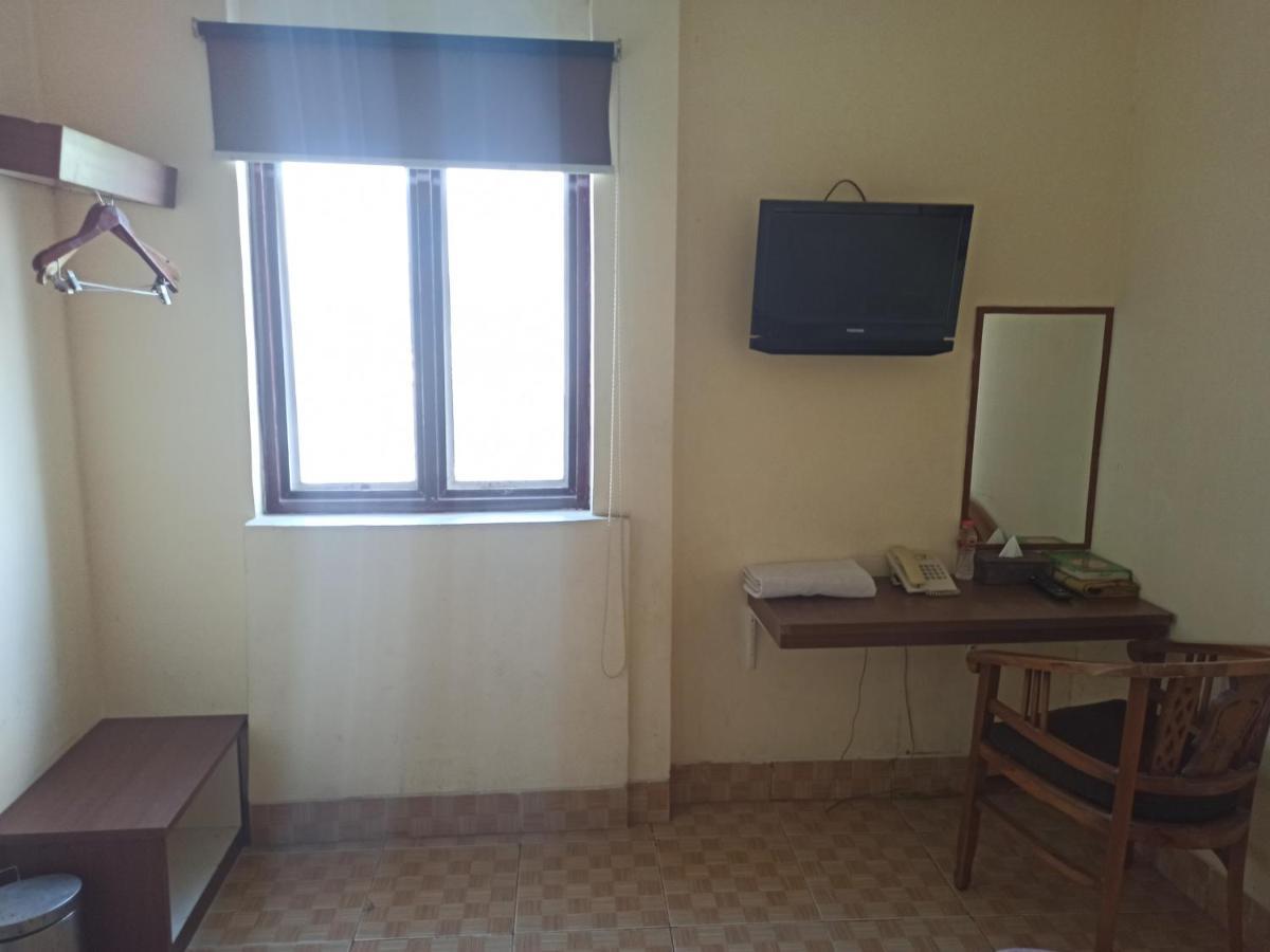 Al-Badar Hotel Syariah Макасар Екстериор снимка
