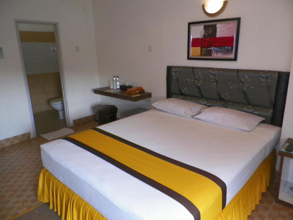 Al-Badar Hotel Syariah Макасар Екстериор снимка